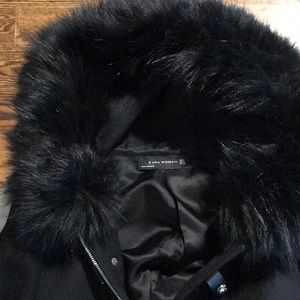 Zara woman coat with faux fur collar